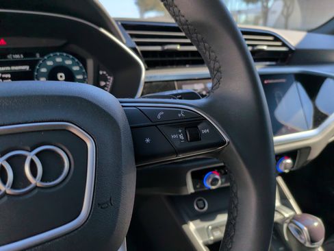 Certified 2025 Audi Q3 2.0T Premium w/ Convenience Package image 22