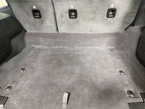 Used 2025 Jeep Wrangler Unlimited Sahara AWD/4WD image 31