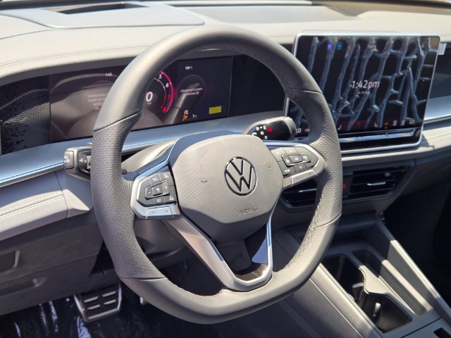 New 2026 Volkswagen Tiguan SE R-Line FWD image 11