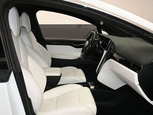Used 2019 Tesla Model X 100D AWD/4WD image 31
