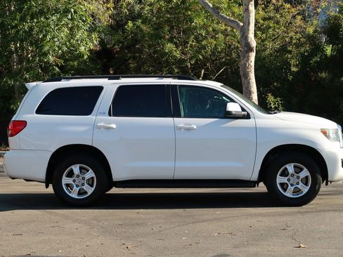 Used 2014 Toyota Sequoia SR5 image 6