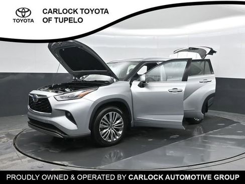 Used 2023 Toyota Highlander Platinum image 55