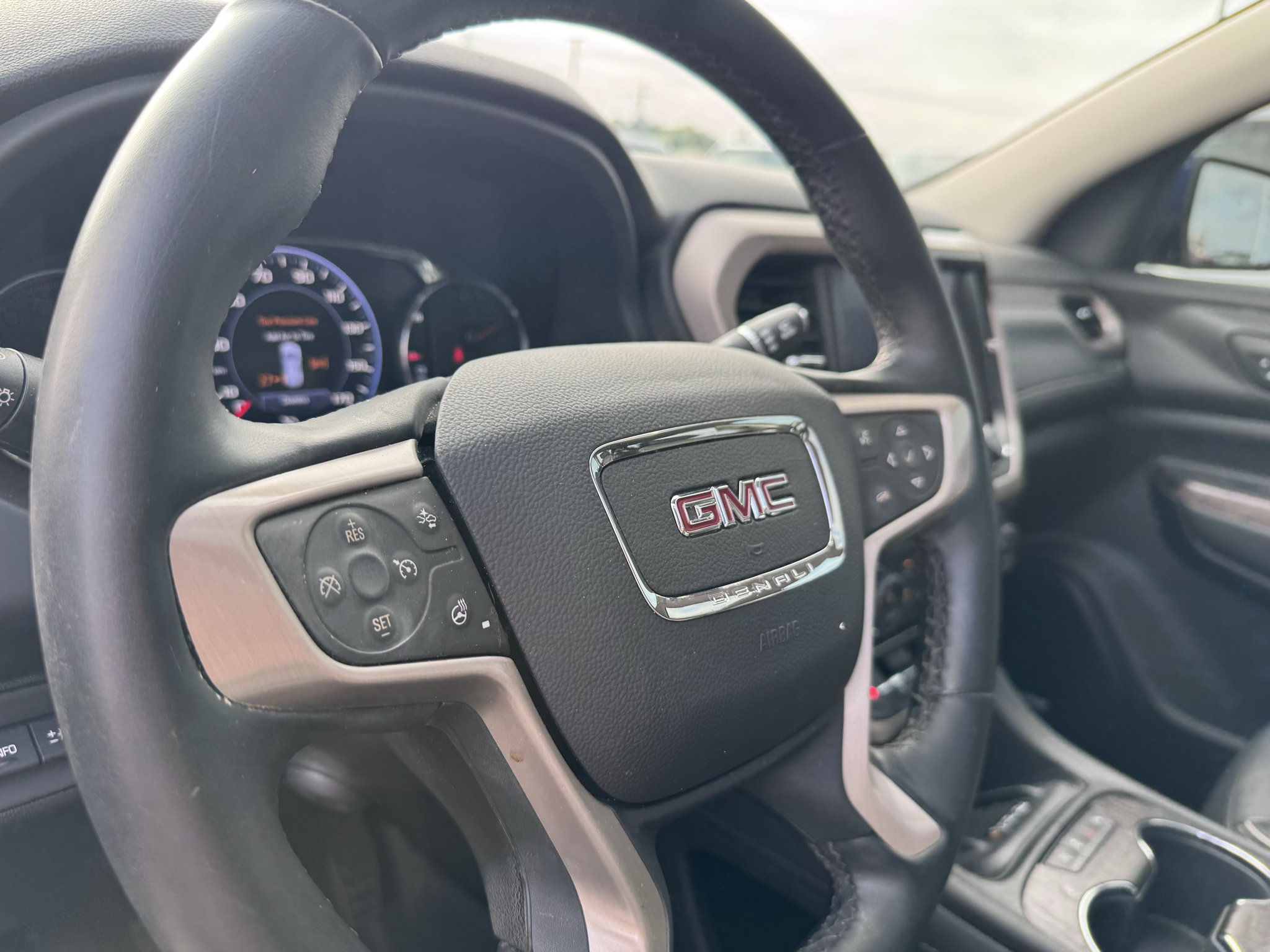 Used 2023 GMC Acadia Denali FWD image 21