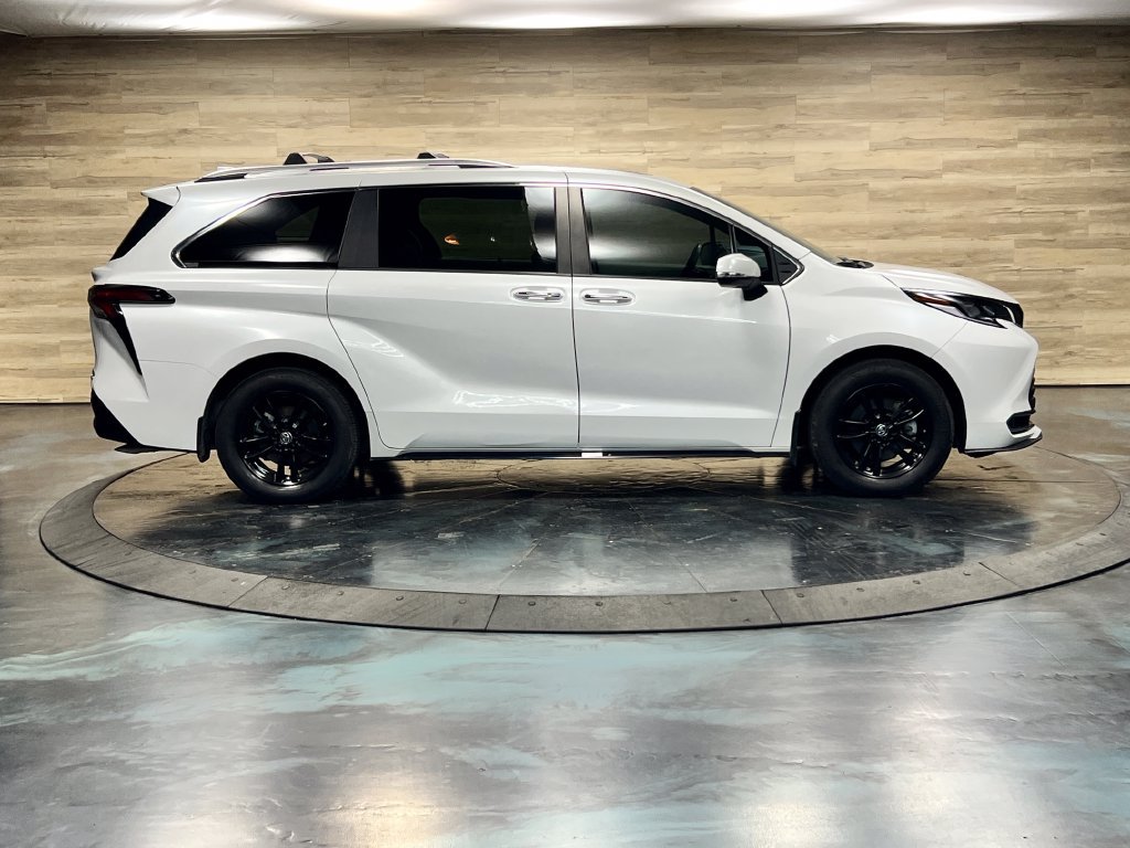 Used 2024 Toyota Sienna Limited AWD/4WD image 23