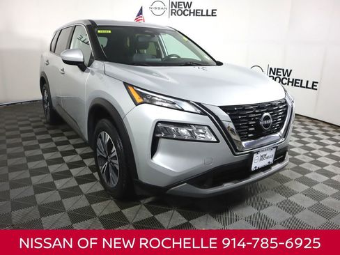 Used 2023 Nissan Rogue SV image 1