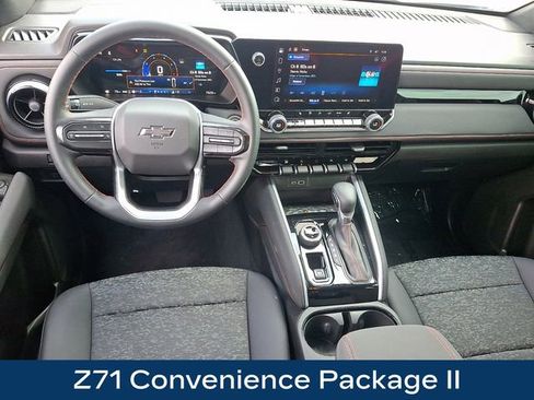 Used 2024 Chevrolet Colorado Z71 w/ Z71 Convenience Package 2 AWD/4WD image 3
