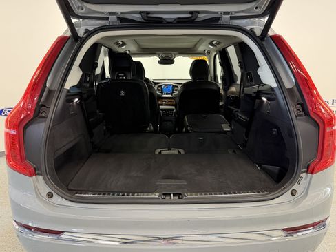 Used 2025 Volvo XC90 T8 Plus AWD/4WD image 25