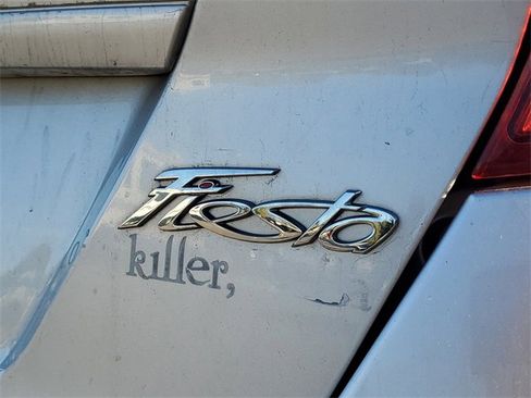 Used 2017 Ford Fiesta SE image 6