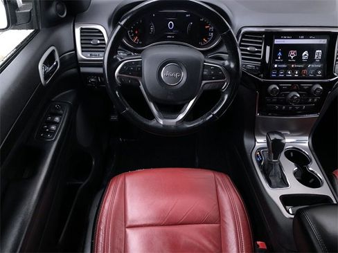 Used 2020 Jeep Grand Cherokee Altitude image 34