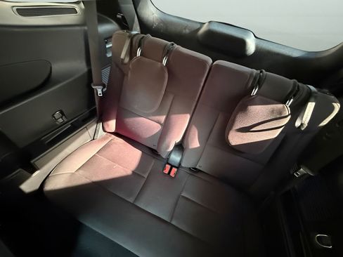 Used 2020 Ford Explorer XLT w/ Comfort Package image 15