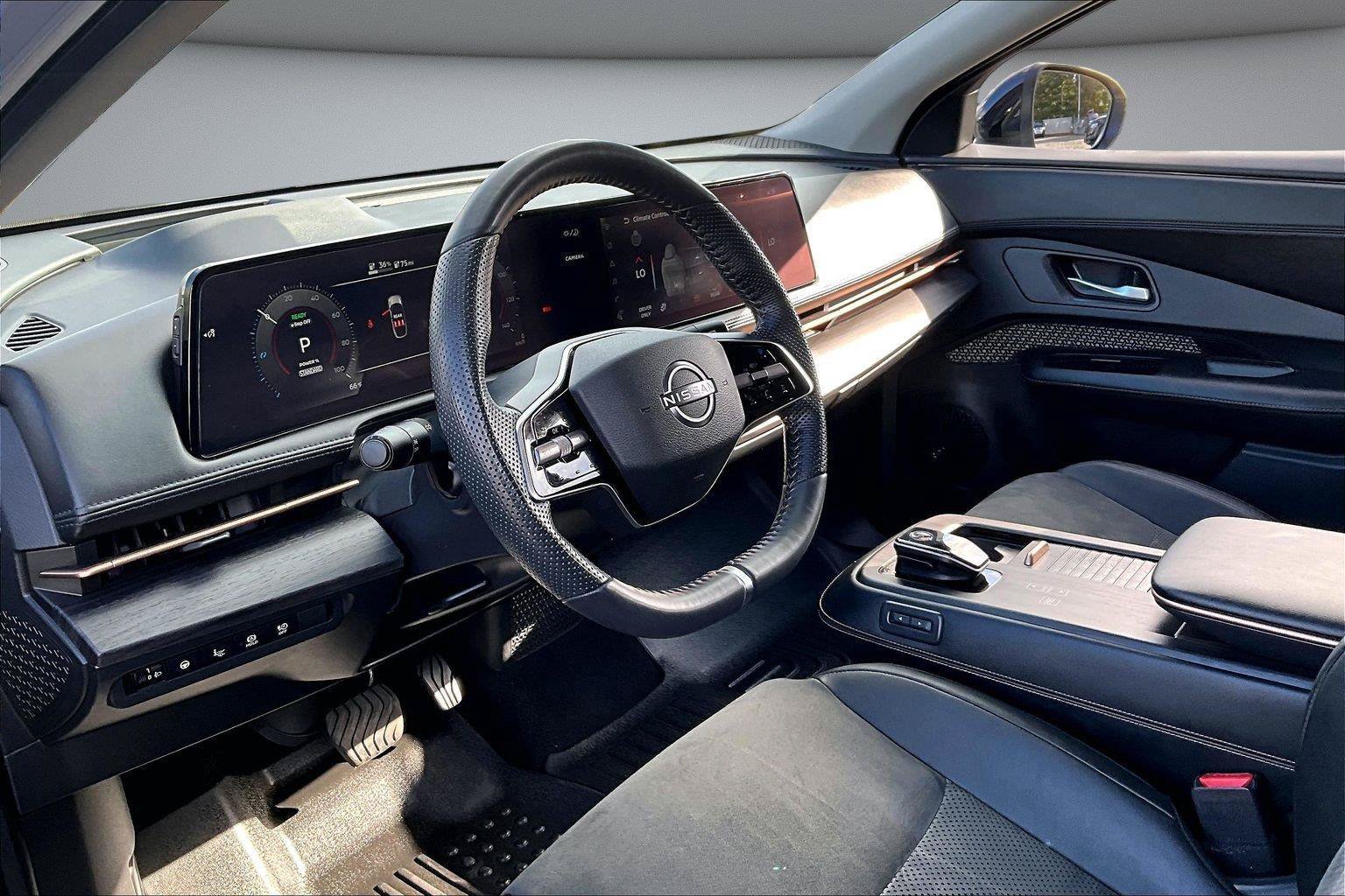 Used 2024 Nissan Ariya AWD image 17