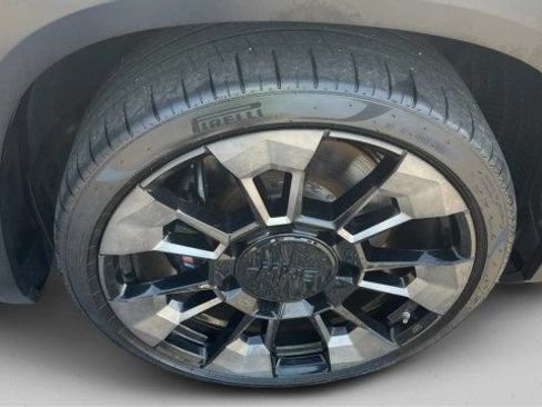 Used 2024 BMW XM AWD/4WD image 21