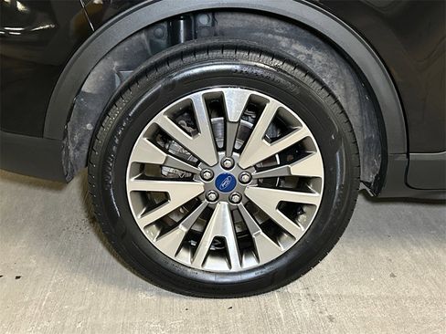 Used 2022 Ford Escape Titanium w/ Class II Trailer Tow Package image 9