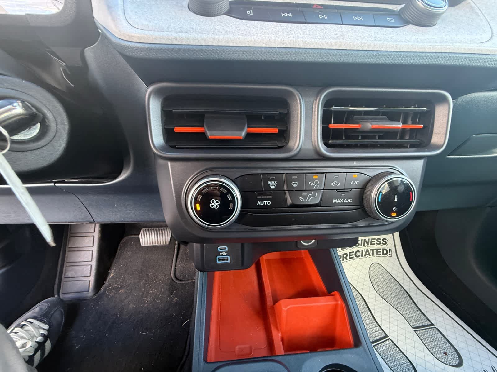 Used 2024 Ford Maverick XLT w/ Equipment Group 300A Standard AWD/4WD image 18