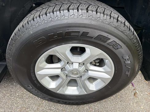 Used 2023 Toyota 4Runner SR5 Premium w/ Moonroof Package RWD image 28