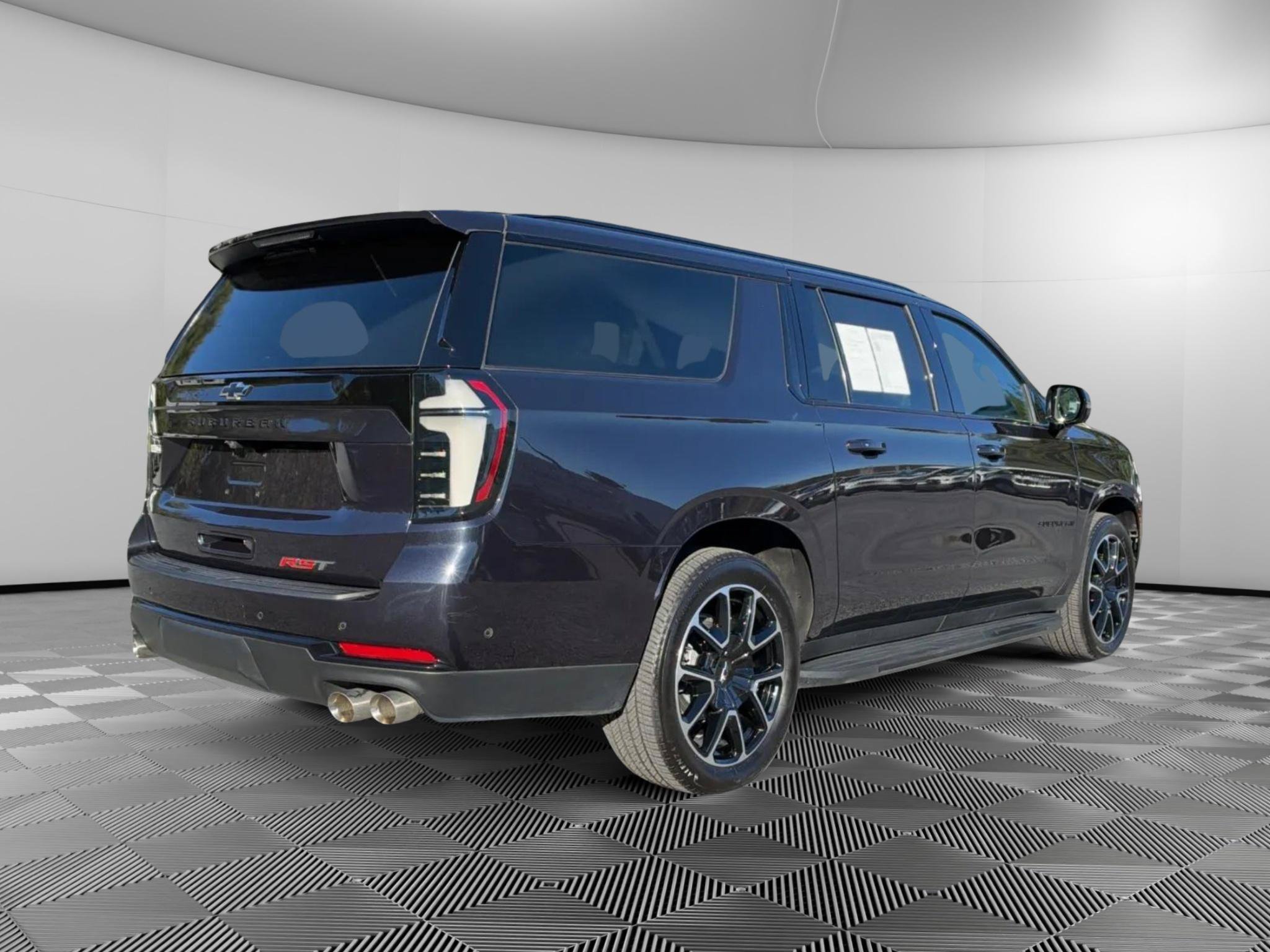 Used 2025 Chevrolet Suburban RST w/ RST Capability Package AWD/4WD image 4