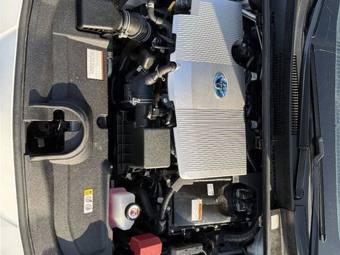 Used 2022 Toyota Prius AWD image 14