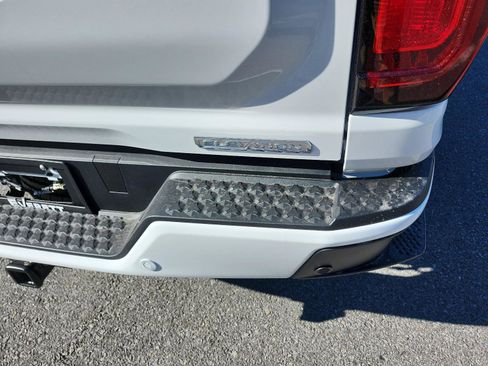 New 2026 GMC Canyon Elevation image 4