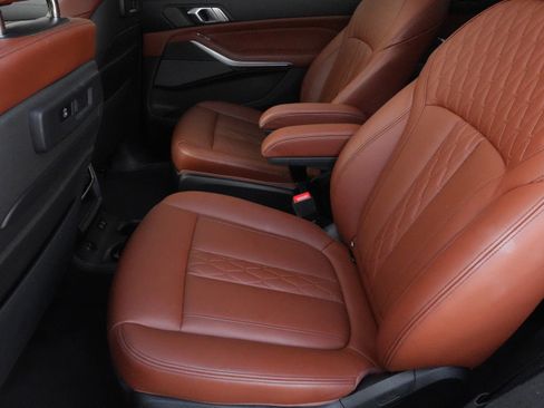 Used 2020 BMW X7 xDrive40i w/ M Sport Package AWD/4WD image 34