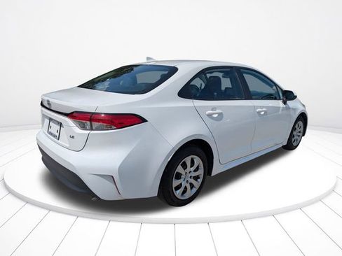 Used 2023 Toyota Corolla LE FWD image 4