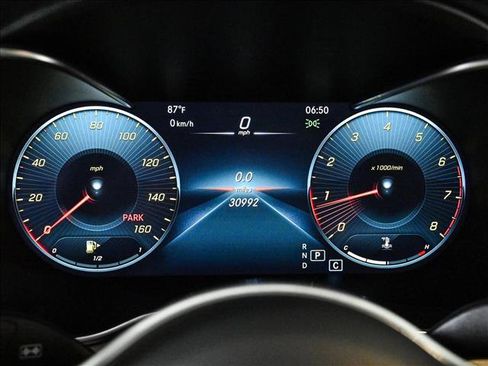 Used 2022 Mercedes-Benz GLC 300 4MATIC image 11