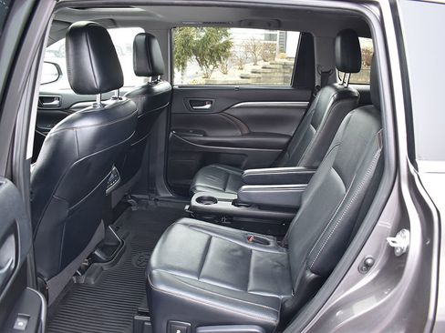 Used 2019 Toyota Highlander Limited image 6