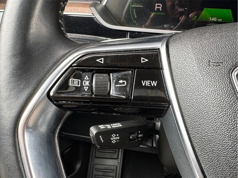 Used 2019 Audi e-tron Prestige w/ Prestige Package AWD/4WD image 14