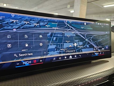 Used 2025 BMW 330i xDrive Sedan w/ M Sport Package image 17