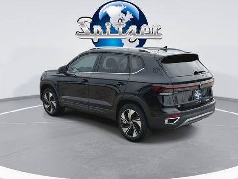 New 2026 Volkswagen Taos SE AWD/4WD image 2
