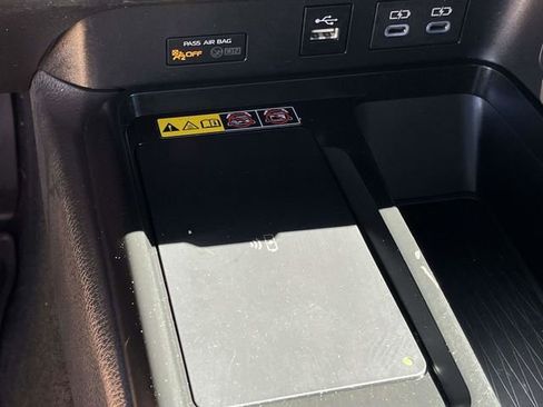 Used 2025 Toyota Camry LE w/ Convenience Package FWD image 31