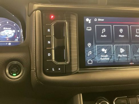 Used 2024 GMC Yukon Denali w/ Denali Reserve Package AWD/4WD image 20