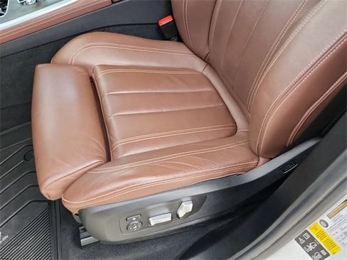 Used 2020 BMW X7 xDrive40i w/ Premium Package image 15