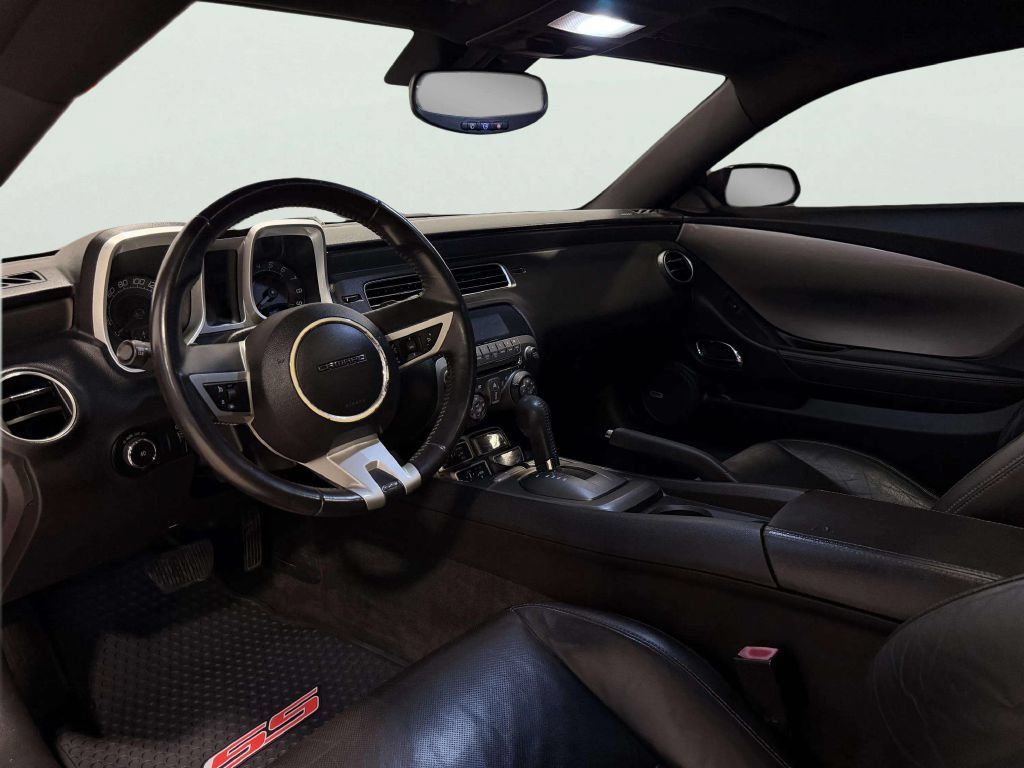 Used 2010 Chevrolet Camaro SS RWD image 17