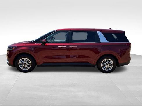 Used 2024 Kia Carnival LX FWD image 2
