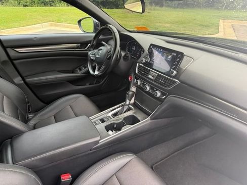Used 2022 Honda Accord Sport image 9