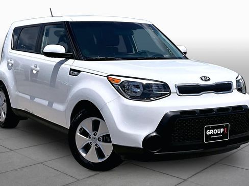 Used 2016 Kia Soul w/ Convenience Package FWD image 3