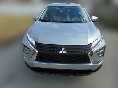 Used 2025 Mitsubishi Eclipse Cross SE image 3