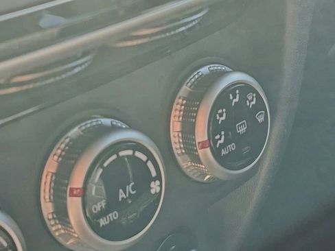 Used 2025 Mitsubishi Outlander Sport LE image 14