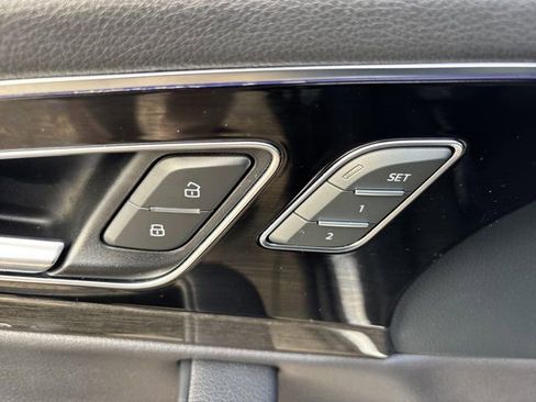 Used 2018 Audi Q7 3.0T Prestige w/ Prestige Package image 27
