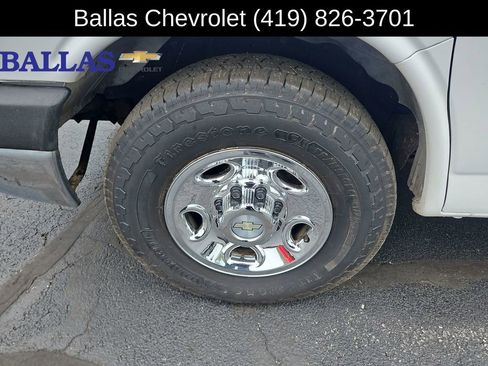 Used 2014 Chevrolet Express 2500 RWD image 33