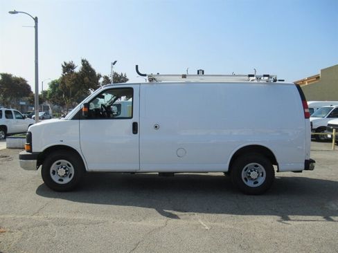 Used 2014 Chevrolet Express 2500 image 4