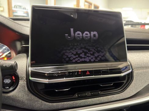 Used 2022 Jeep Compass Latitude image 56