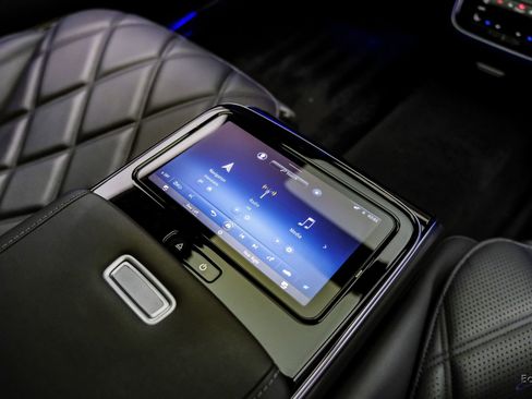 Used 2024 Mercedes-Benz Maybach S 580 4MATIC image 83