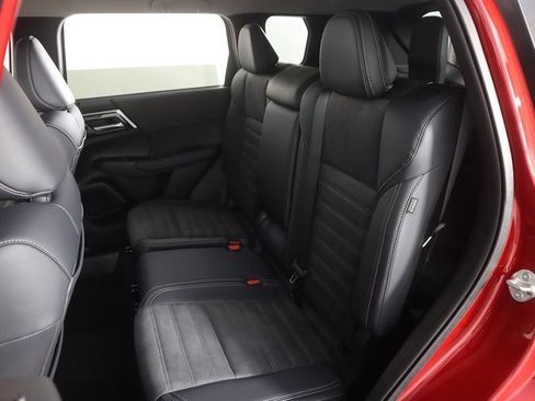 Used 2024 Mitsubishi Outlander SE AWD/4WD image 33