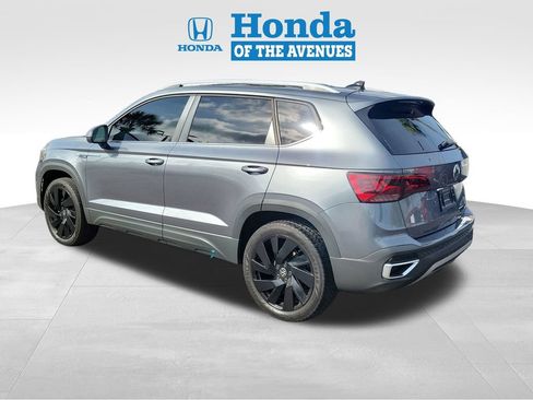 Used 2024 Volkswagen Taos SEL AWD/4WD image 3