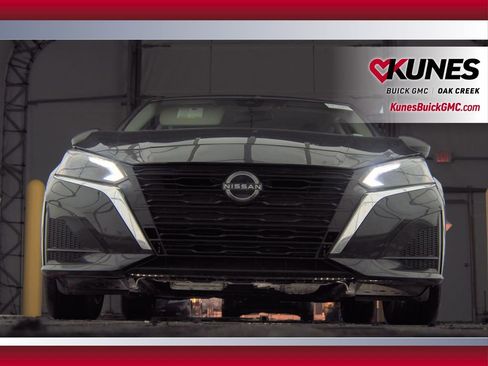 Used 2024 Nissan Altima 2.5 SV image 16