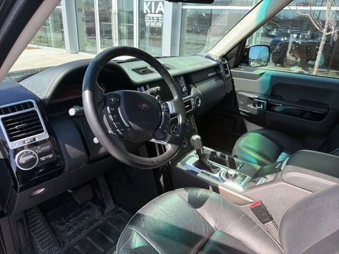Used 2011 Land Rover Range Rover HSE image 24