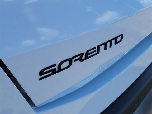 Used 2025 Kia Sorento SX Prestige w/ Olive Brown Leather Package image 5