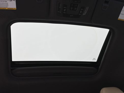 Used 2022 Toyota Sienna XLE image 30