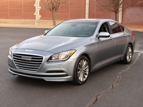 Used 2015 Hyundai Genesis 3.8 w/ Option Group 03 image 29